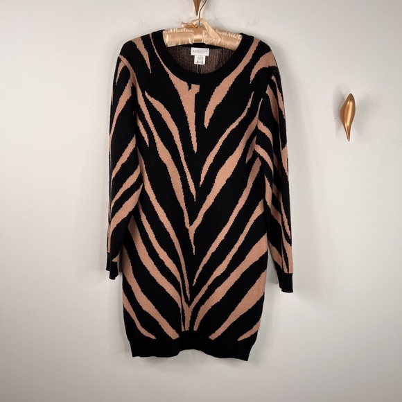 APRICOT Dresses & Skirts - APRICOT Black and Pink Knit Sweater, NWT, Size:M, Gorgeous and Sexy Vibes